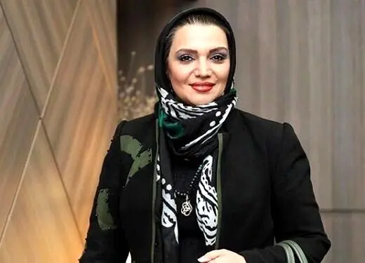 عکس یادگاری الهام پاوه‌نژاد با کارگردان و دیگر بازیگران «جنون محض» در پشت صحنه