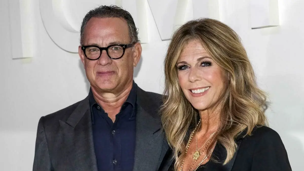 ویدئو |  عصبانیت بازیگر سرشناس پس از برخورد یک طرفدار با همسرش