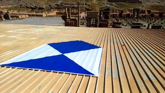 نصب «سپر آبی» بر فراز میراث جهانی فارس