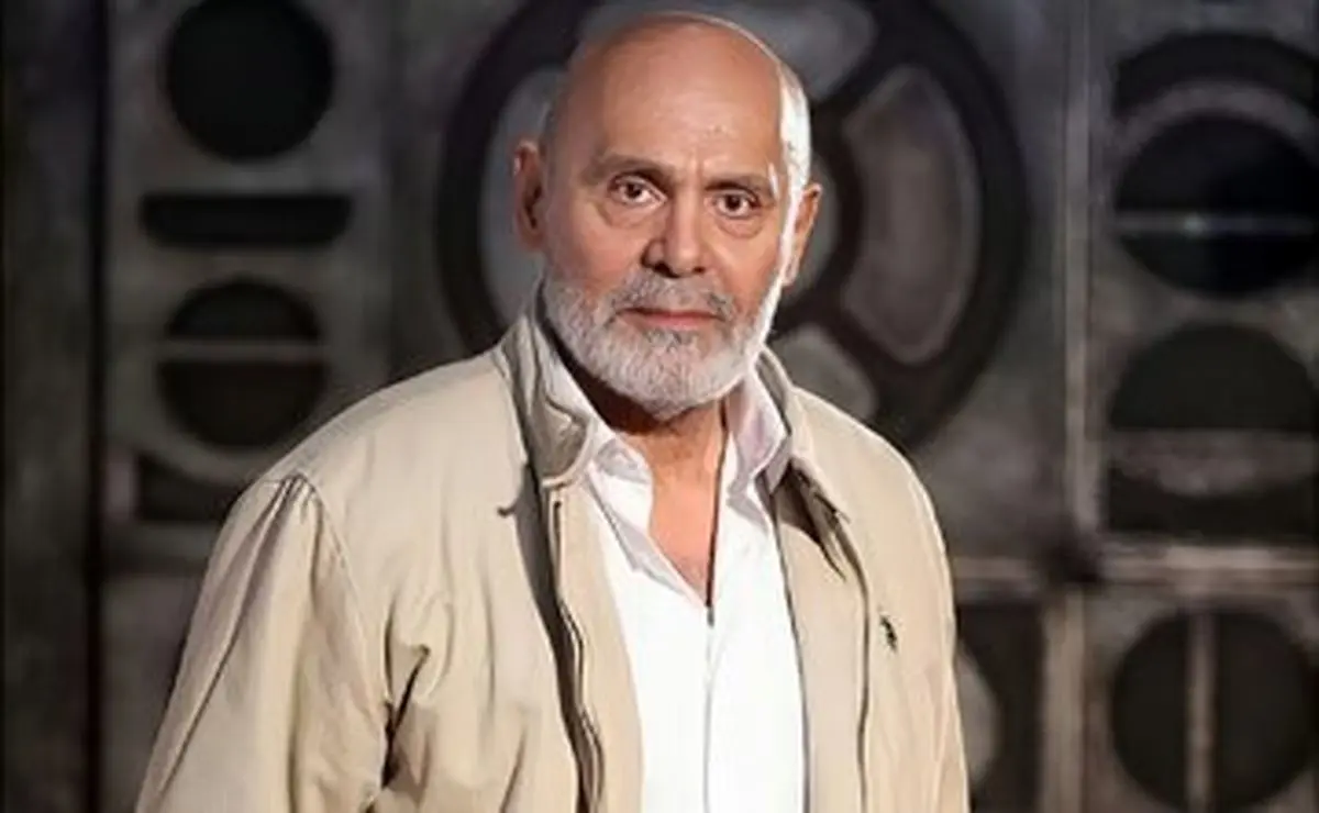 تازه‌ترین چهره جمشید هاشم‌پور در خانه‌اش