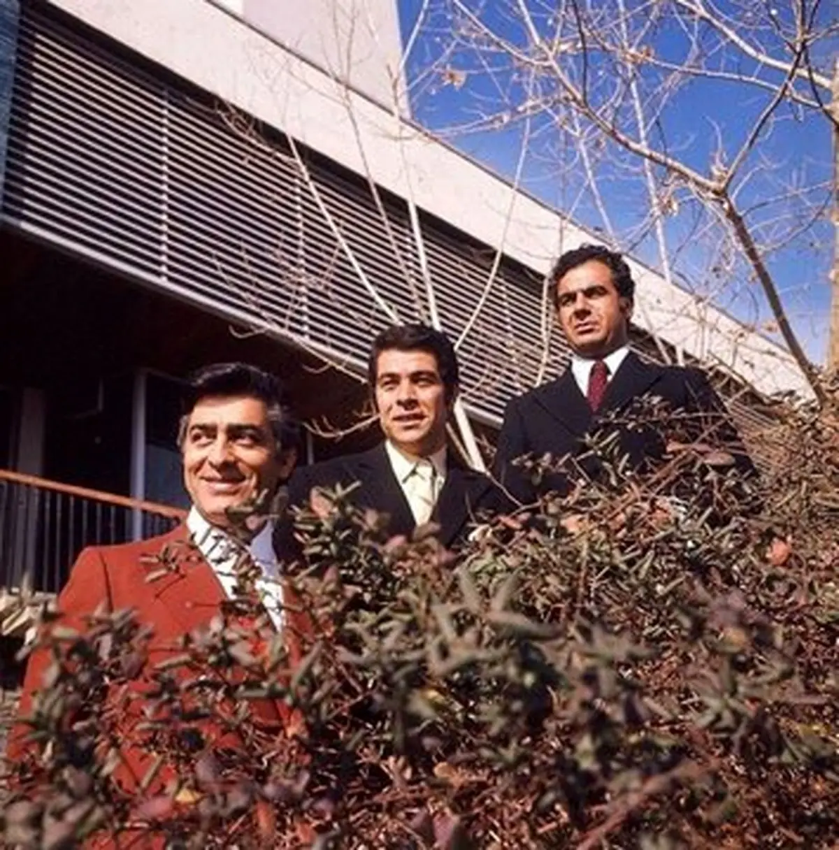 نقد اتهام هنری کیهان علیه میرحسین موسوی و محمد خاتمی/ چه کسانی هنرمندان را از ایران فراری دادند؟
