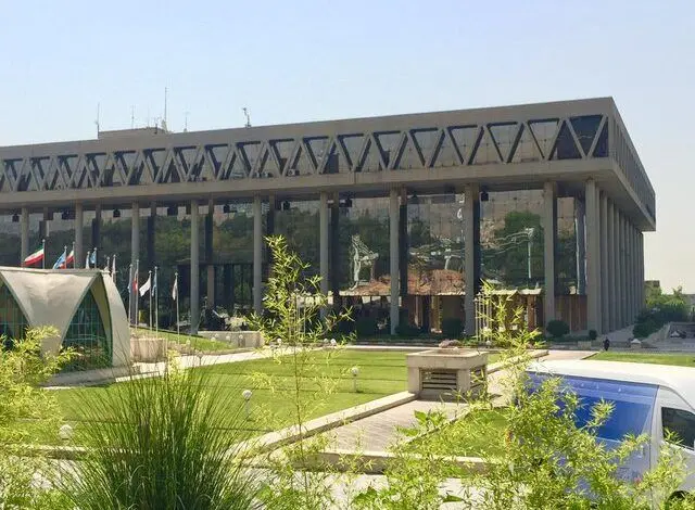 گفته بودند به صداوسیما نمی‌آییم اما آمدند و یک میلیارد دستمزد گرفتند/ ماجرای رقم‌های نجومی که در برنامه های نوروز به سلبریتی ها پرداخت شد
