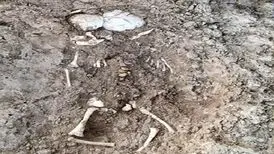 کشف اسکلت نوزاد چند ماهه در دیوار/ گل‌های پخته‌شده در کاوش‌های تپه سیلک بدست آمد