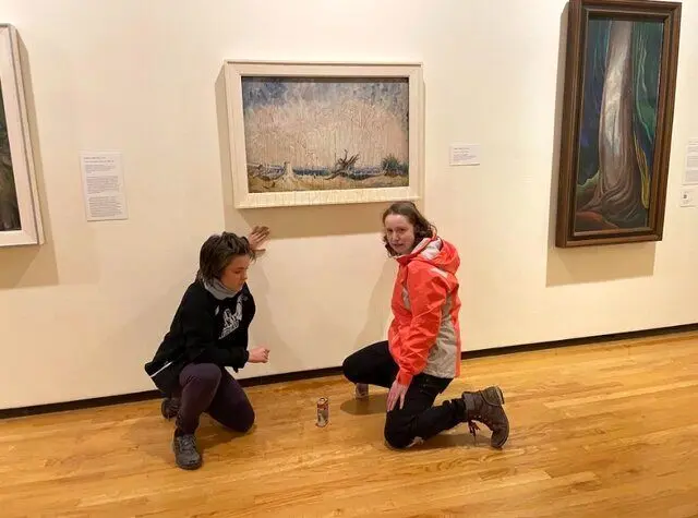 باز هم حمله معترضان به تابلوهای نقاشی | حمله به آثار ونگوگ و اندی وارهول برای بحران تغییرات اقلیمی
