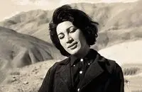 تصویری خصوصی فروغ فرخزاد و گربه‌اش