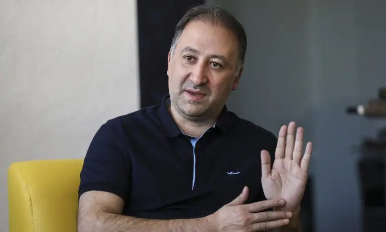 حضور مجری معروف در کارخانه اسلحه‌سازی/ عکس
