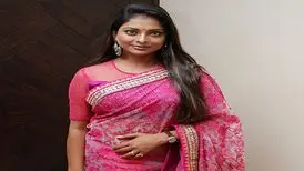 بازیگر زن مشهور هندی به جرم سرقت طلا بازداشت شد