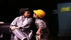 پنج اجرای پایانی «خانم آوازخوان کله طاس» ساعت ۲۱ روی صحنه می‌رود
