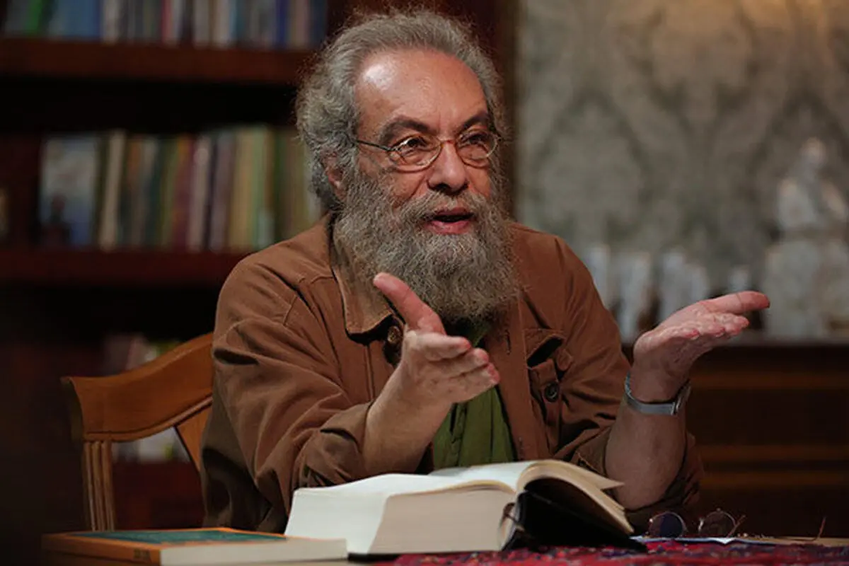 مسعود فراستی:  من نمی‌دانم در چه مملکتی زندگی می کنم/ 10 میلیون نفر زیر خط فقرند/ هنرمند هم آلت دست است