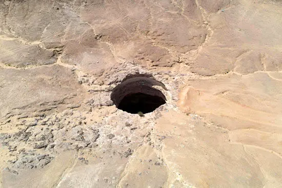 کشف افسانه‌هایی اسرارآمیز در چاه برهوت/ ورود به زندان اجنه