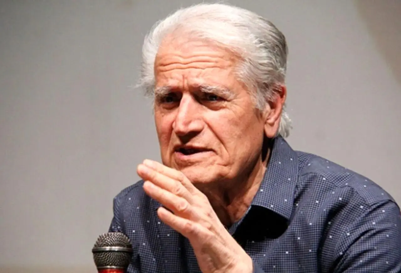 بازگشت پیکر احمد پژمان به ایران
