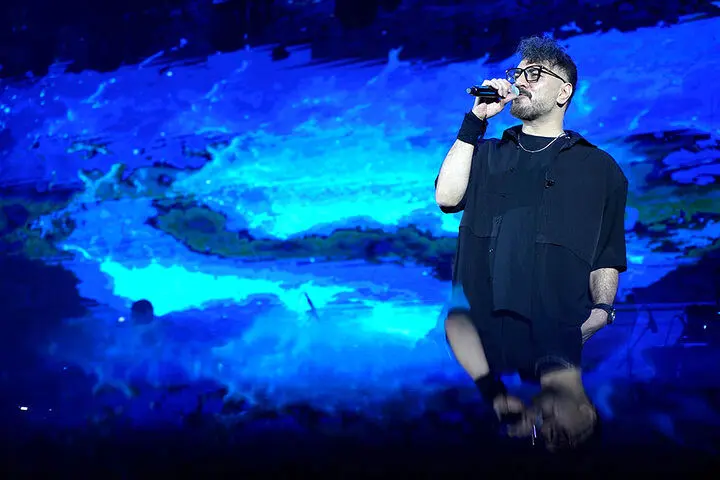 گرشا رضایی برای وطن خواند 
