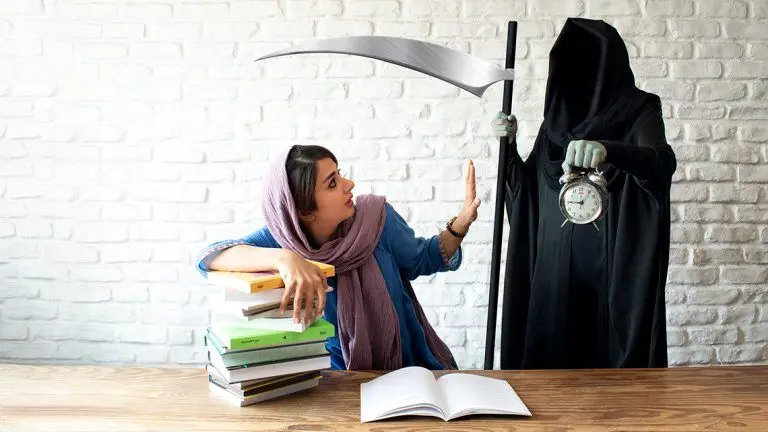 معرفی 10 کتاب محبوب دخترها که قبل از مرگ باید خواند