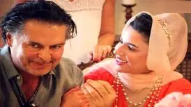 صمیمیت همسر سفیر با خواننده سرشناس جنجالی شد/ تصاویر