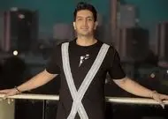 فرزاد فرزین: الان زمان کمک به مردم است
