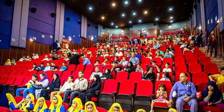 بلیت سینما برای خانواده‌های دارای سه فرزند نیم بها می‌شود/ اجرای قانون جوانی جمعیت در سینماها