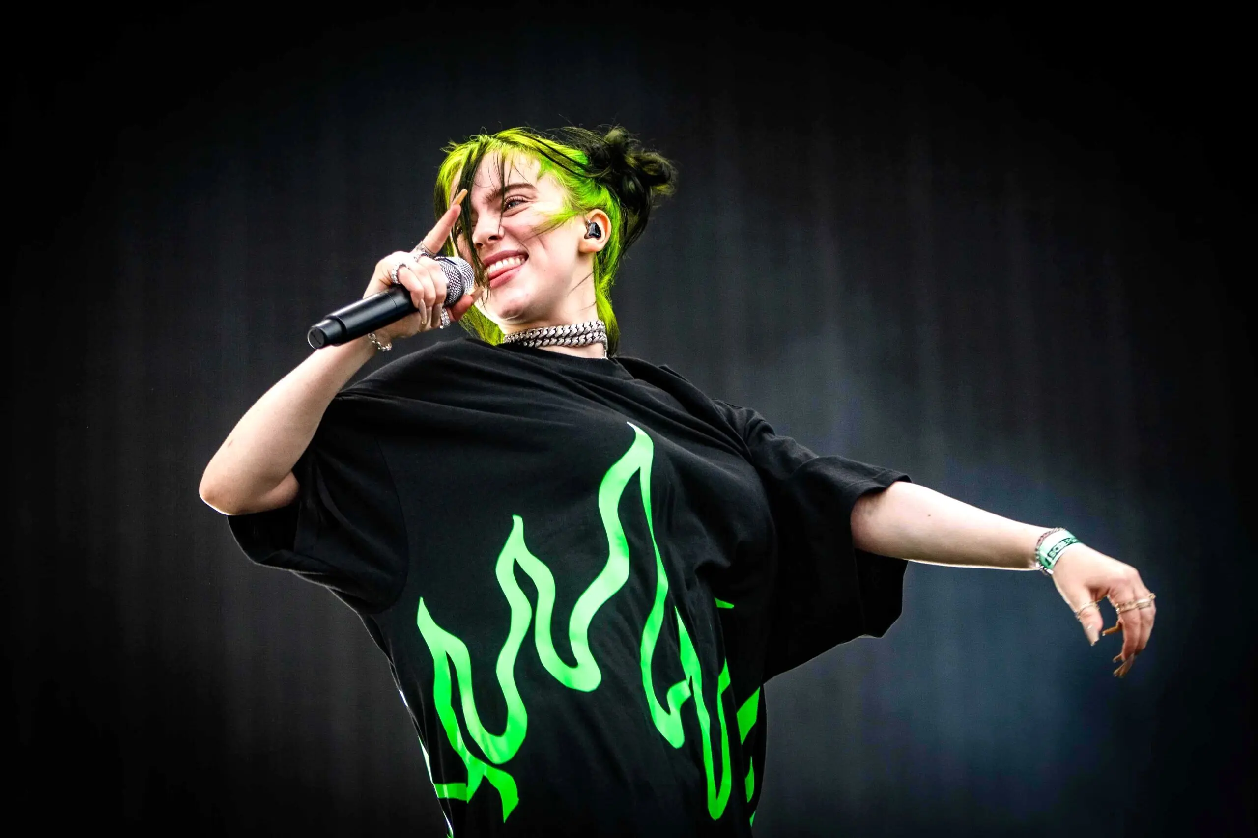 استایل های عجیب بیلی آیلیش برای یک مجله 