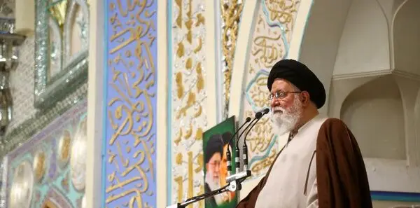 وزارت ارشاد حق ندارد در جشنواره فجر زیر پای هنرمندان فاسد فرش پهن کند/ برخی سیاست‌مداران فرمایشات رهبری را به نفع خودشان مصادره می‌کنند
