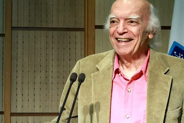 دیپلم نداشت ولی استادی بی‌نظیر شد
