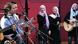 رژِ لب مات، ابروهای نازک... این‌ها از شما بود آریان