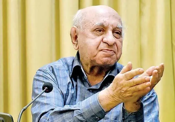 روایت نویسنده معروف از علاقه‌اش به تماشای فوتبال | برادرم باعث شد به فوتبال علاقه مند شوم
