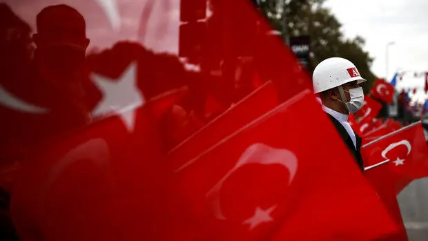 دولت ترکیه 16 روزنامه نگار را به زندان انداخت