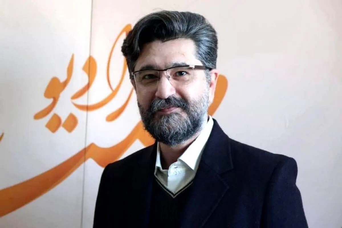 مجری سرشناس ایرانی که با خود اسلحه به مدرسه می برد/ ویدئو
