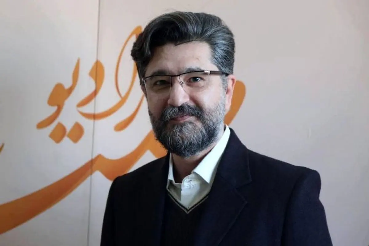مجری سرشناس ایرانی که با خود اسلحه به مدرسه می برد/ ویدئو

