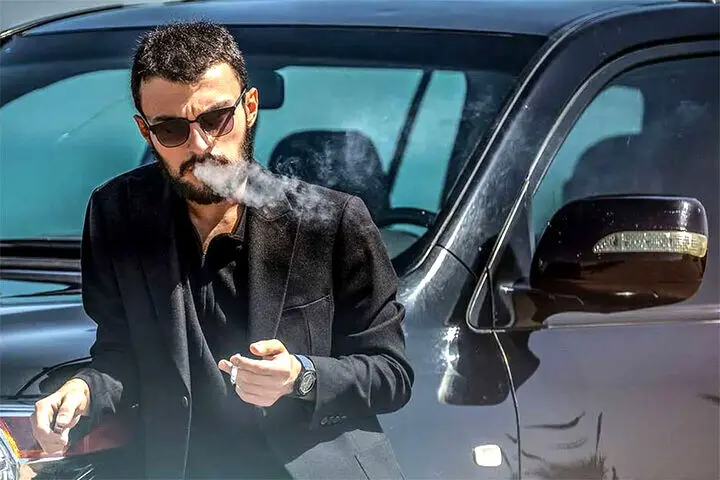 ضوابط سریال‌سازی شفاف باشد؛ حتی شخصیت مثبت هم سیگاری است!