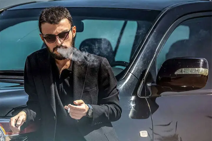 ضوابط سریال‌سازی شفاف باشد؛ حتی شخصیت مثبت هم سیگاری است!