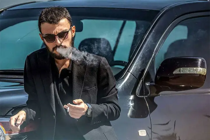 ضوابط سریال‌سازی شفاف باشد؛ حتی شخصیت مثبت هم سیگاری است!