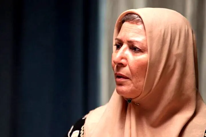 صفا آقاجانی: دلتان را تنها به هنر خوش نکنید از آن پول آن‌چنانی درنمی‌آید!