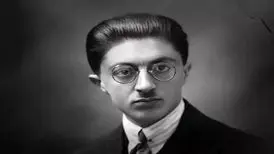 صادق هدایت که بود و چه کرد؟
