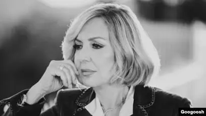 عکس جدید گوگوش با خواهرش