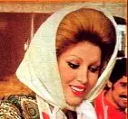عکسی کمتر دیده شده از مهستی و هایده با چادر