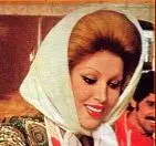 عکسی کمتر دیده شده از مهستی و هایده با چادر