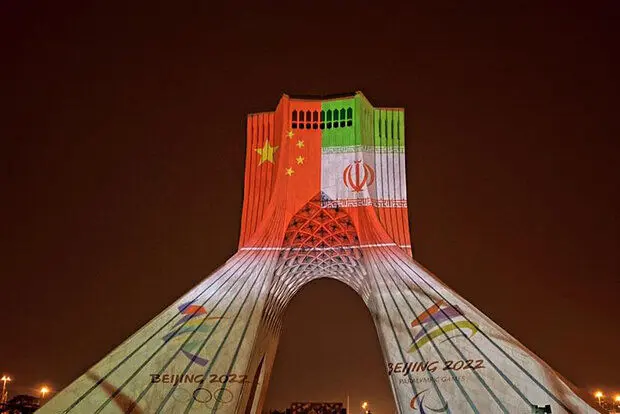 ماجرای ویدئومپینگ پرچم چین روی برج آزادی چه بود؟