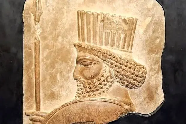 سرنوشت مبهم سر سرباز هخامنشی؛ نقش برجسته به تخت جمشید برنگشت
