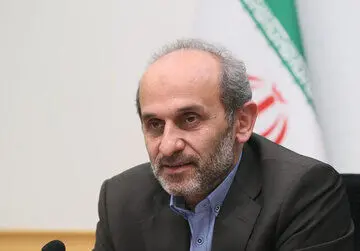 مهران مدیری، رامبد جوان، سروش صحت، رضا رشیدپور و احسان علیخانی در اتوبوسی که پیمان جبلی از صداوسیما خارج می‌کند/ عکس
