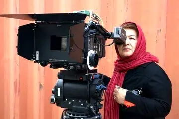 پوران درخشنده همچنان در انتظار تمدید پروانه ساخت «هیس پسرها...»
