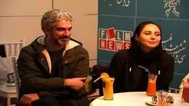 عکسی از مهدی پاکدل و همسرش رعنا آزادی در کافه وریا غفوری