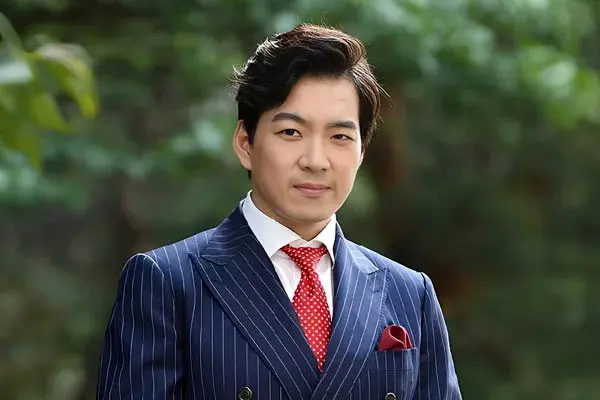 جشن تولد ۵۳ سالگی «جومونگ» در یک تئاتر موزیکال/ عکس

