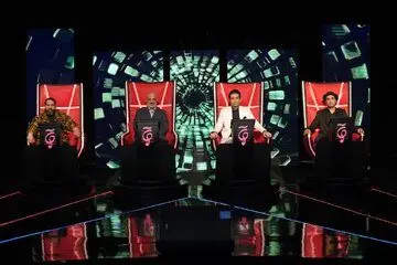 دعوای شدید رضا صادقی و رضا یزدانی در برنامه آوای جادویی