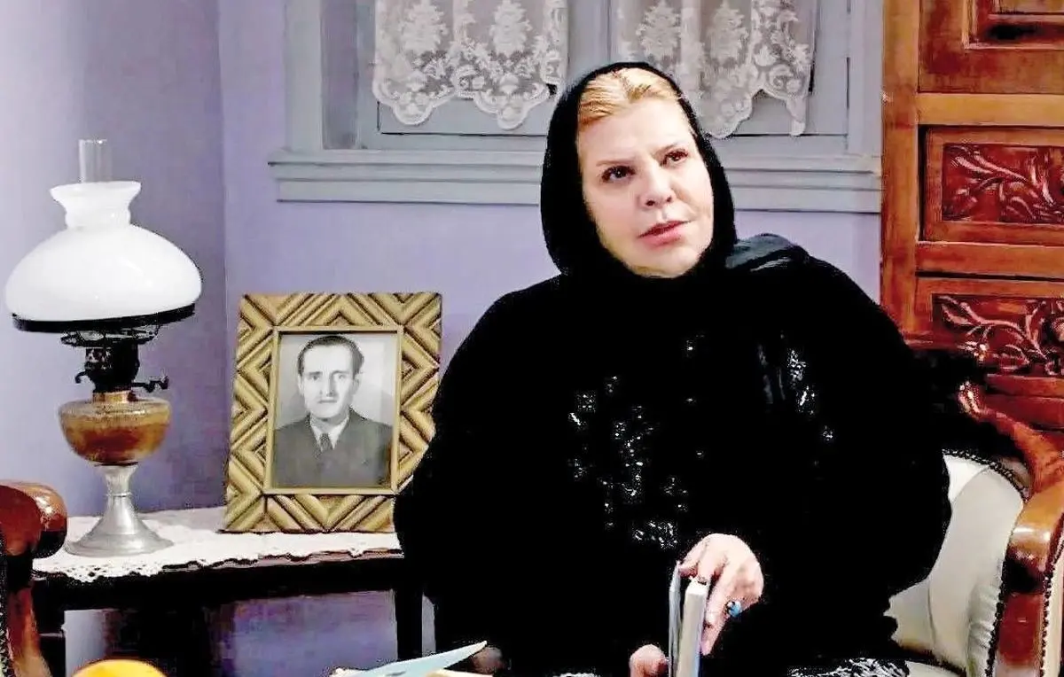 قاب هایی از مراسم تشییع پیکر «زری خوشکام» همسر زنده‌یاد علی حاتمی