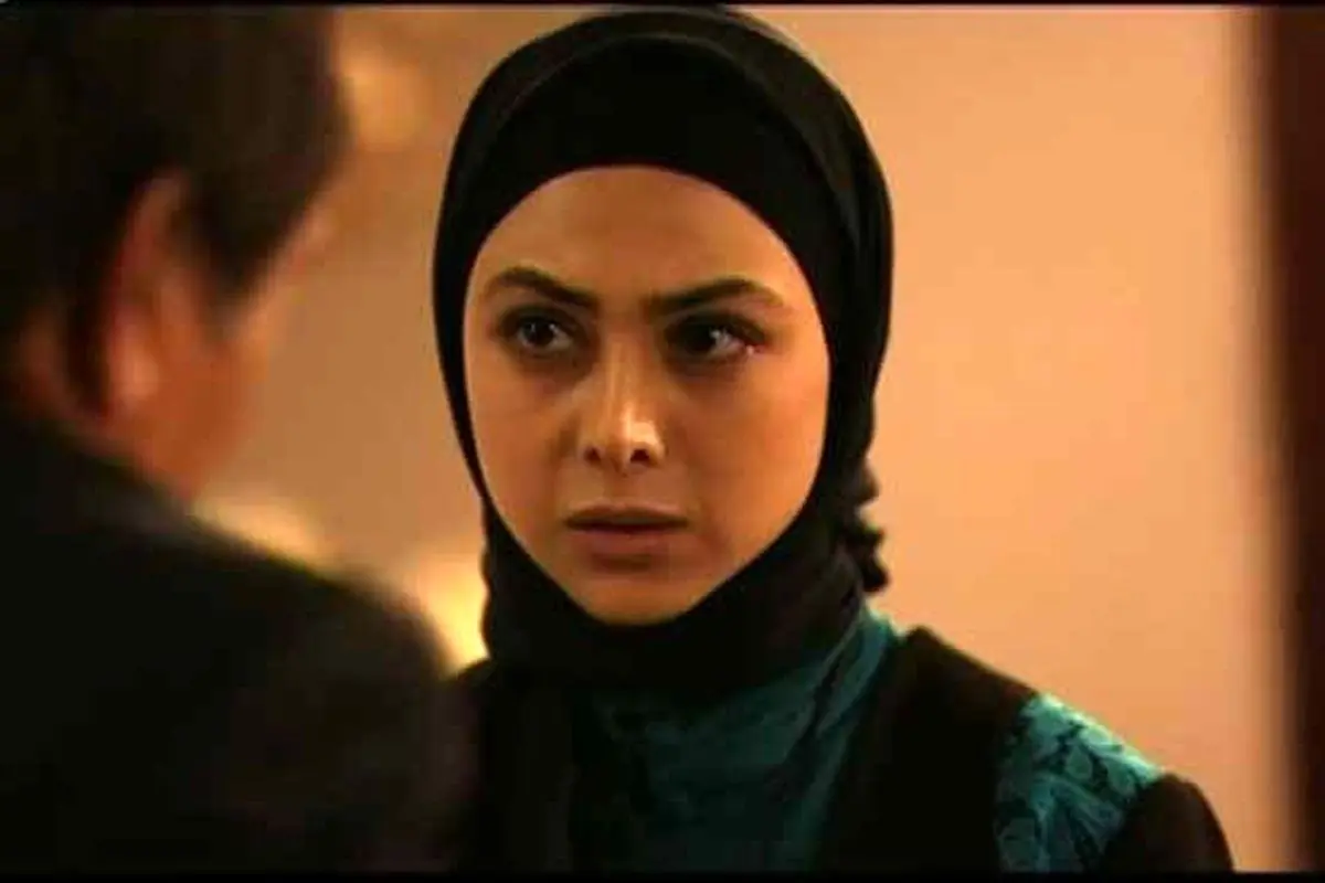 رونمایی آزاده صمدی از تیپ بهاری اش/ عکس
