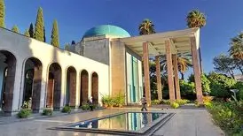 حافظ و سعدی کهنه و نمور نیستند/ چرا به متون ادبی و تاریخی ما توهین می‌کنید؟