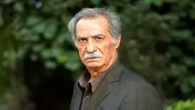 ببینید | بغض احساسی طهمورث: بازیگر واقعی امکان ندارد اخبار را بخواند و ...