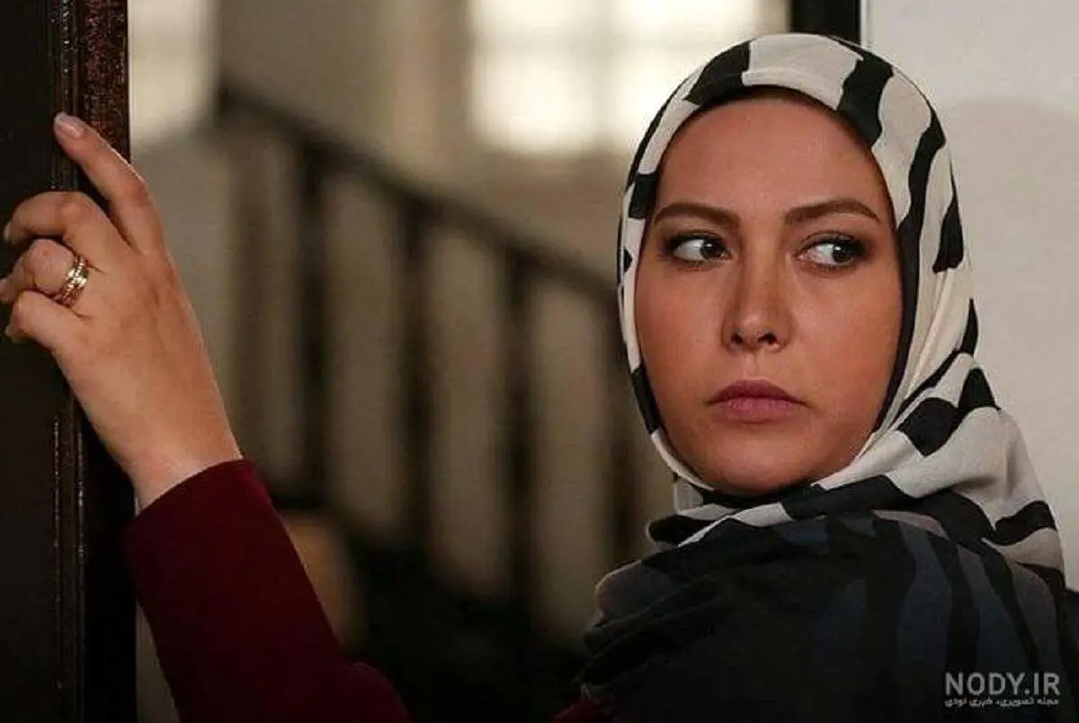 کیهان، فریبا نادری و گلزار را نشانه گرفت
