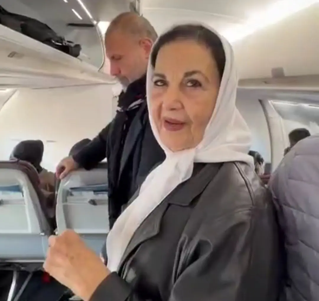 حضور پوری بنایی در پرواز معطل‌ مانده ماهان / مسافران: بعد از 4 ساعت انتظار حتی صبحانه هم ندادند!