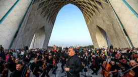 همخوانی و هم‌نوازی «نام جاوید وطن» در میدان آزادی